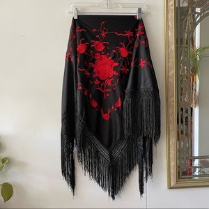 GOTHIC ROSE-PATTERN FRINGE SCARF